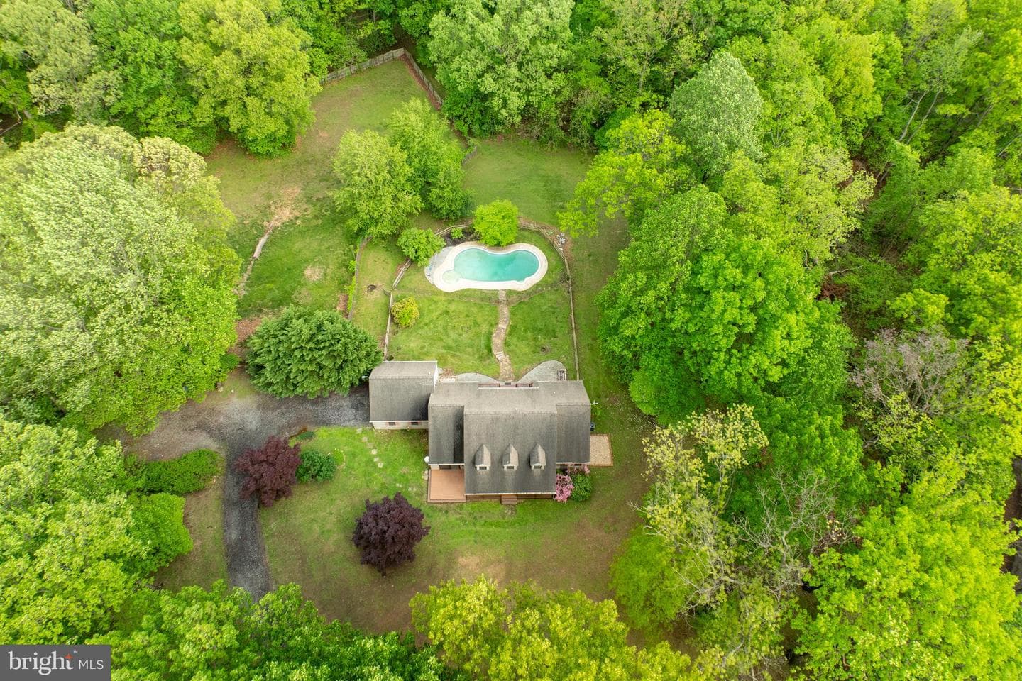 35 Maple Lane photo 1