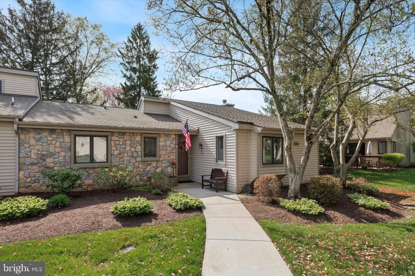 417 Eaton Way photo 1