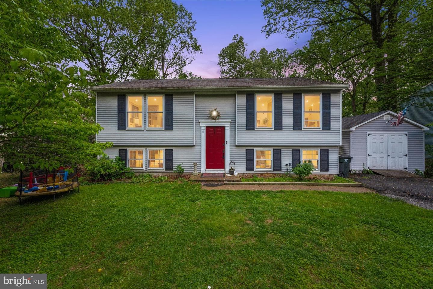 611 Morgan Drive E photo 1