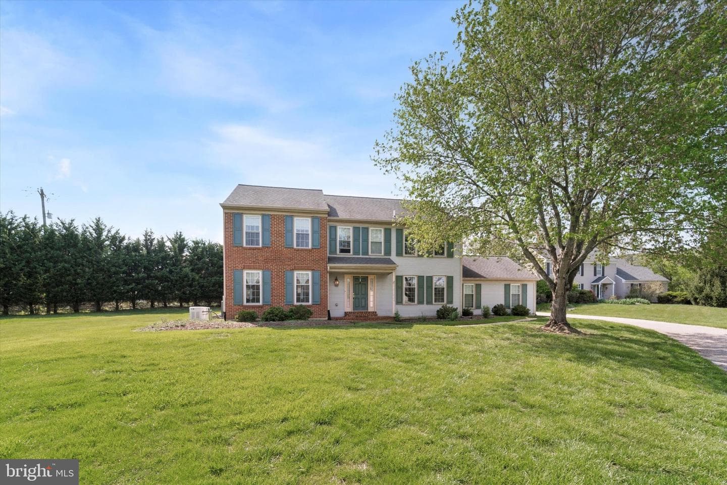 1098 Armstrong Court photo 1