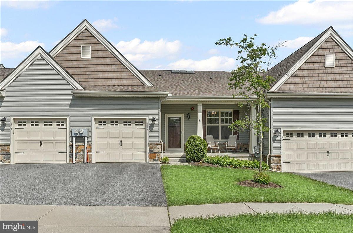 136 Harlow Pointe Court photo 1