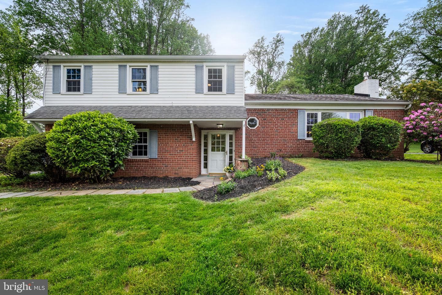 402 Rockland Avenue photo 1