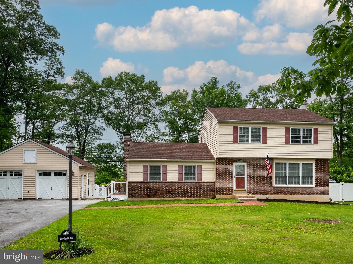 1401 Glenside Road photo 1