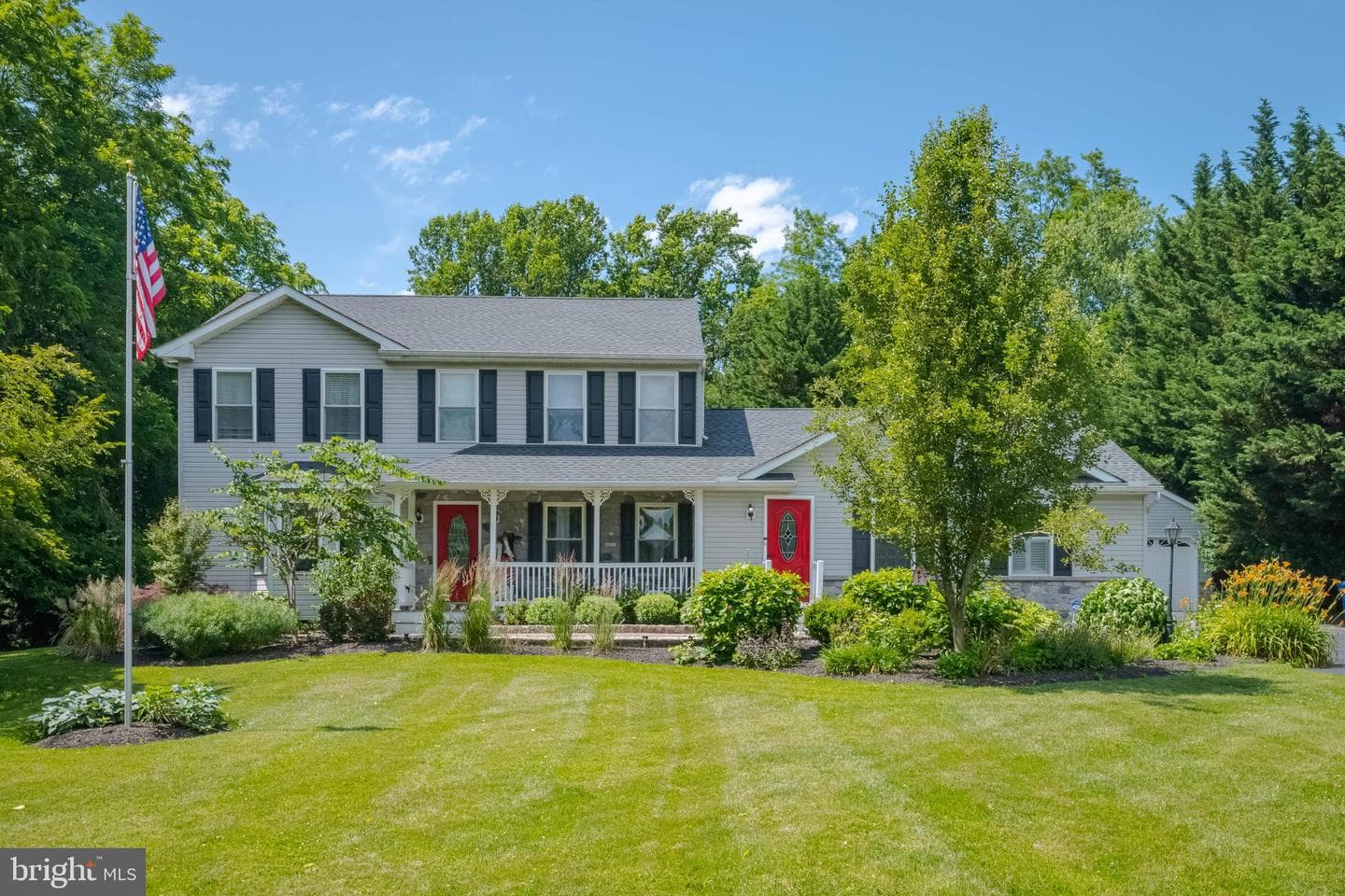 113 Elkview Road photo 1