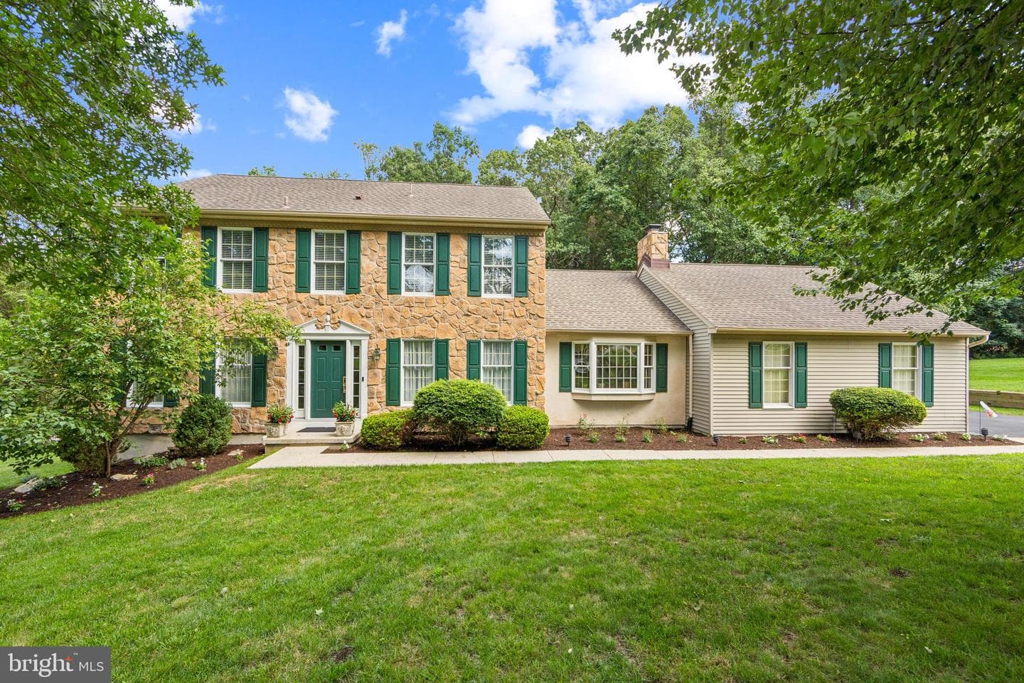 456 Creekside Drive photo 1