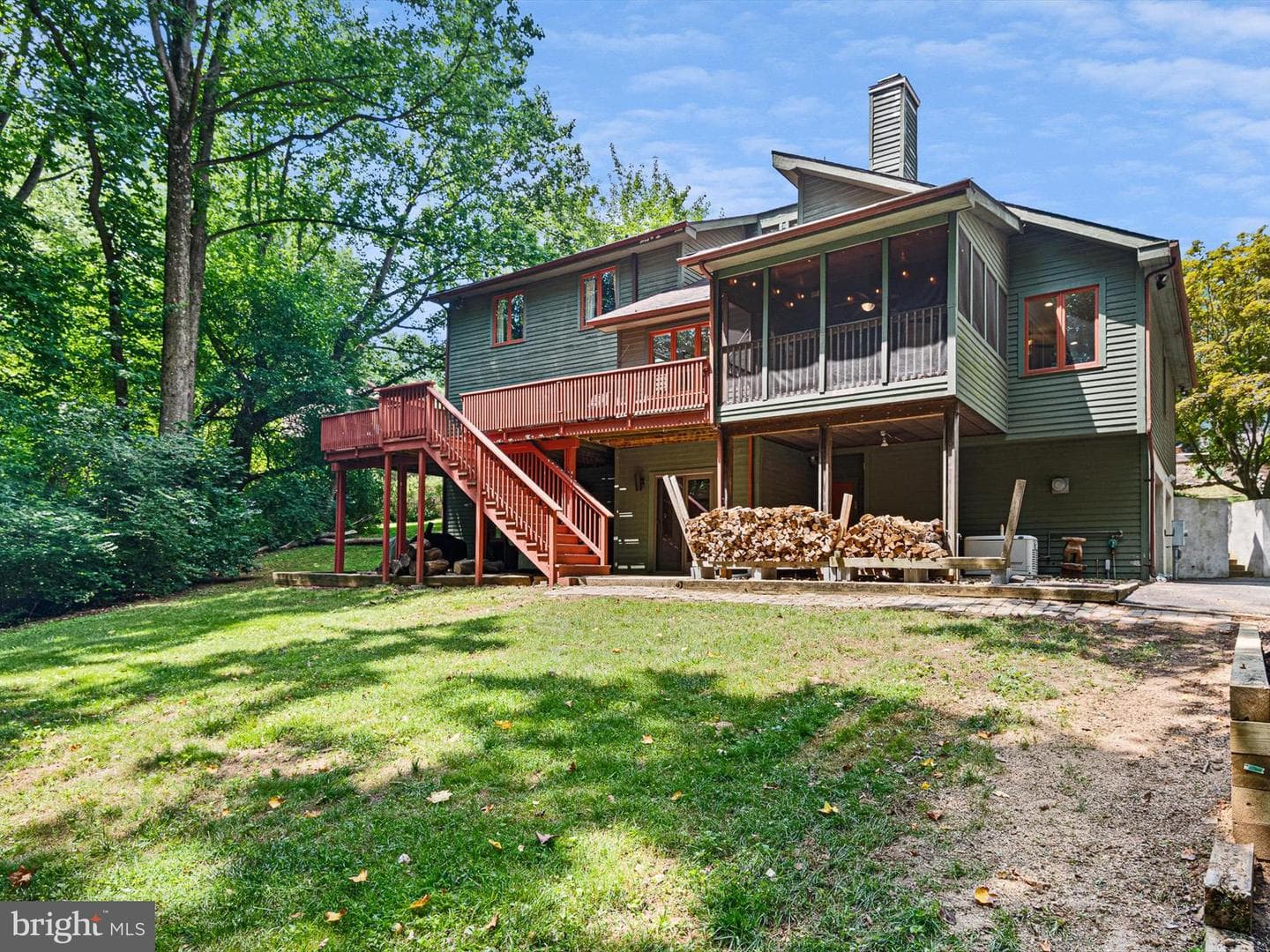 19 White Oak Road photo 1