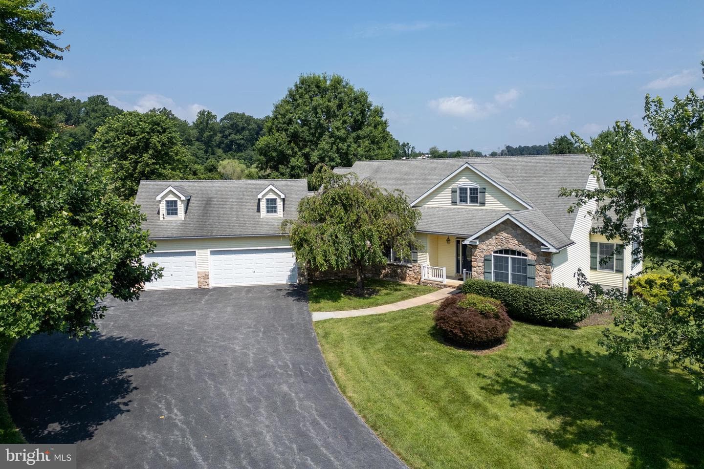 650 Cullen Road photo 1