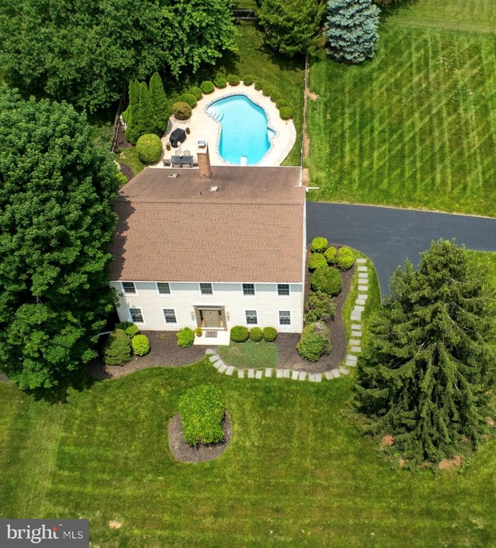 1163 Fielding Drive photo 1