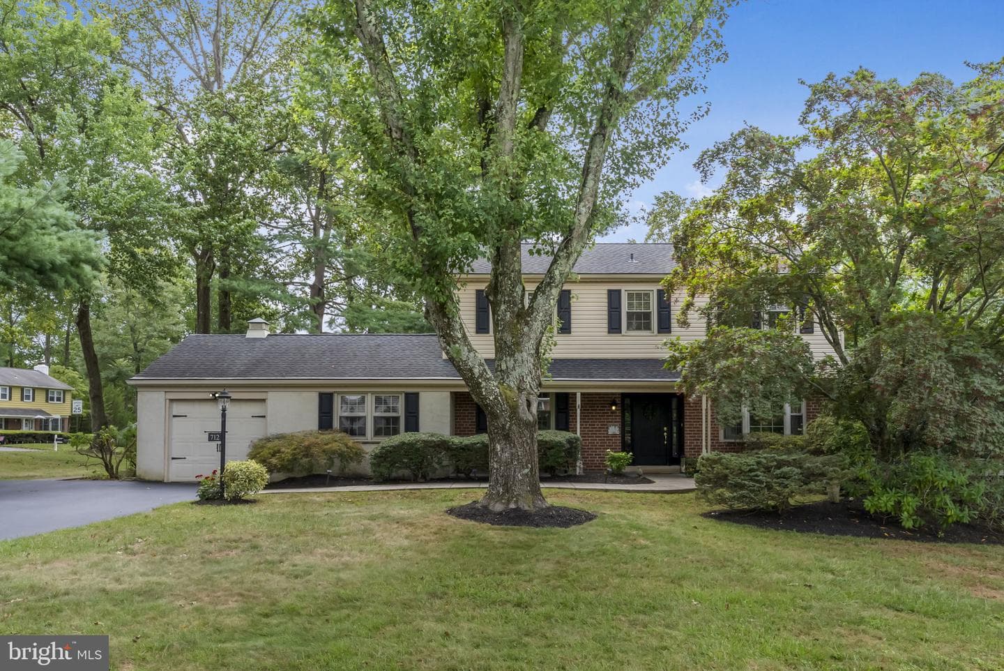 712 Daisy Lane photo 1