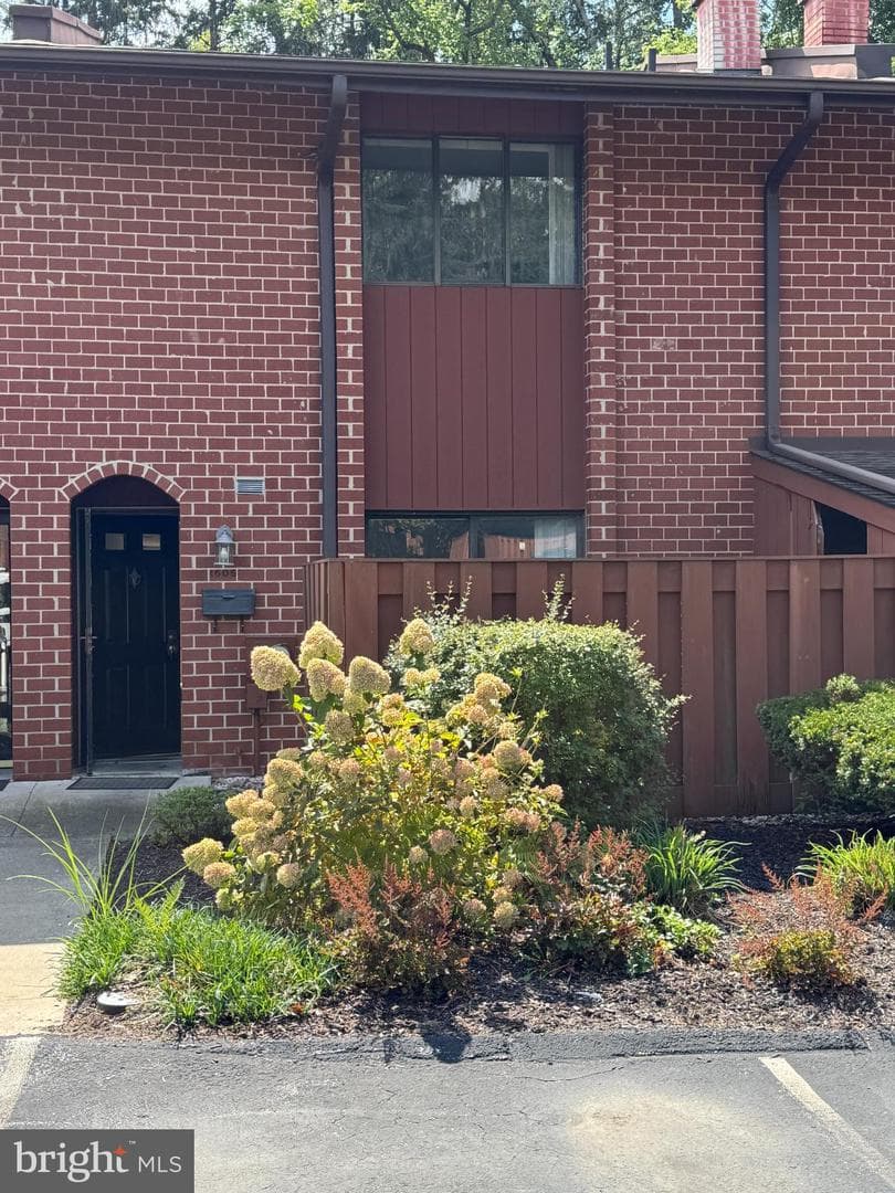 1605 Worthington Drive photo 1