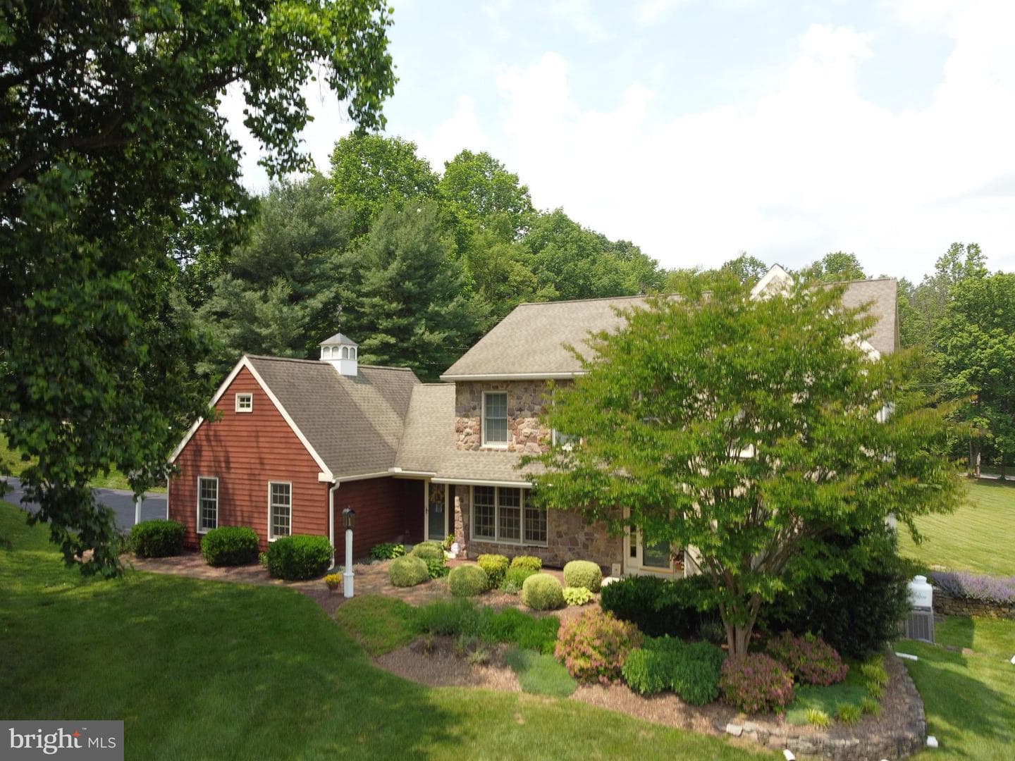 10 Hershey Drive photo 1