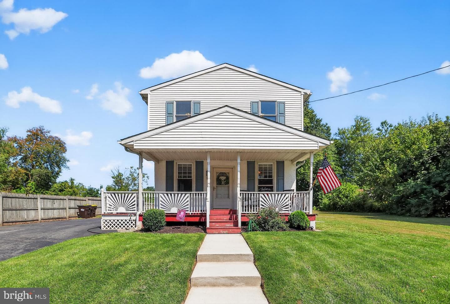 1079 Riverside Drive photo 1