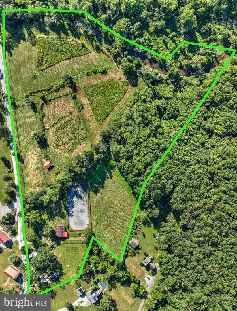 128 Brandamore Road photo 1