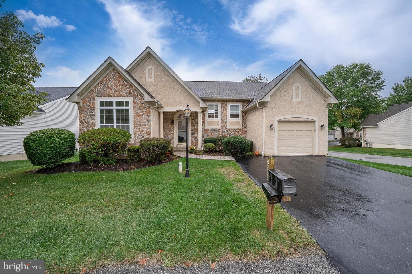 2101 Jacobs Mill Circle photo 1