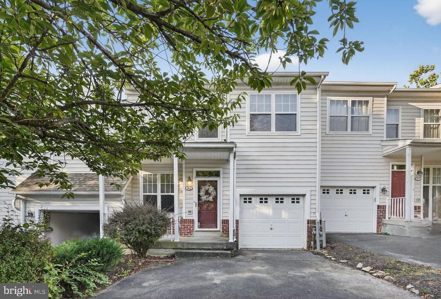 103 Elizabeth Court photo 1