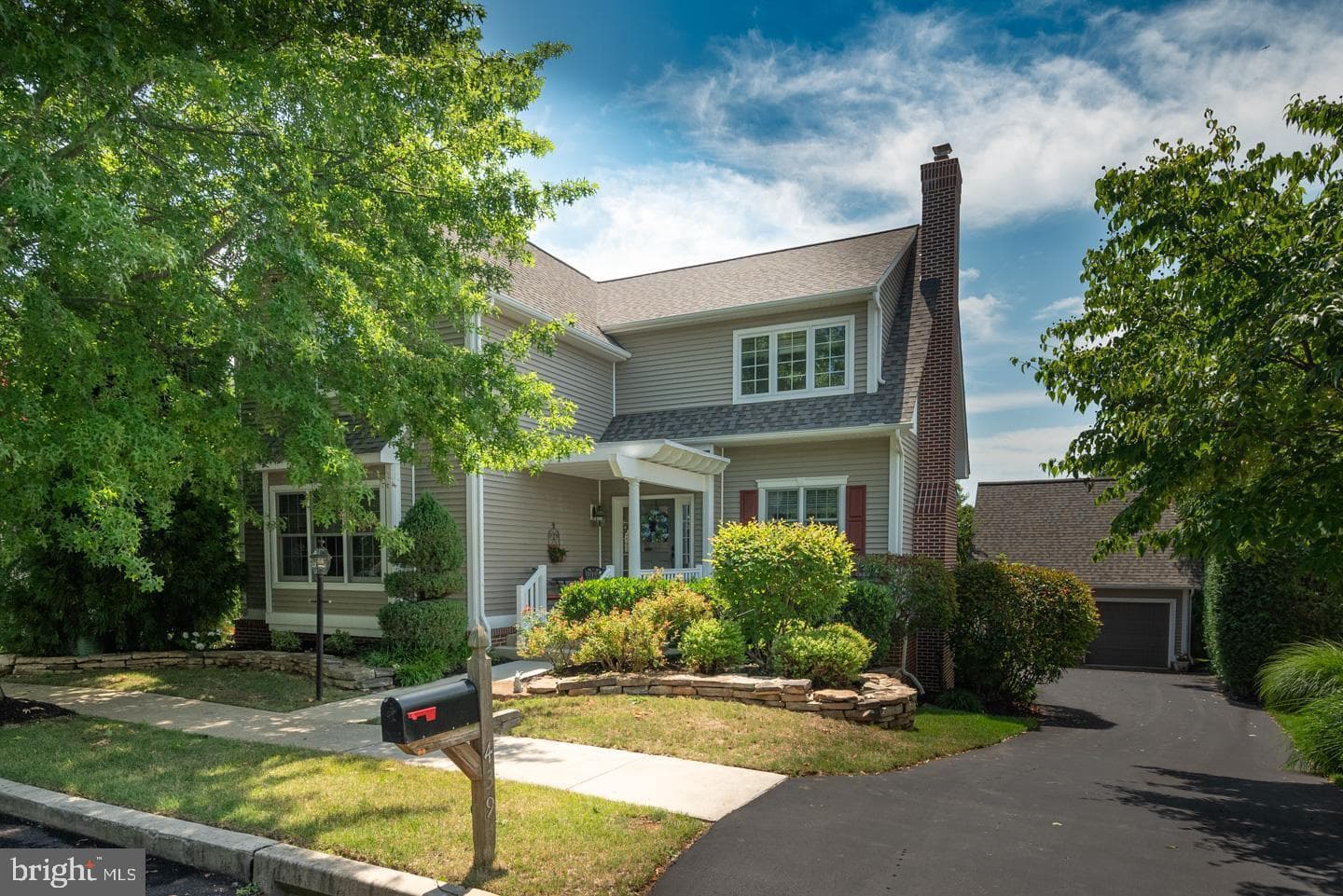 439 Fairmont Drive photo 1