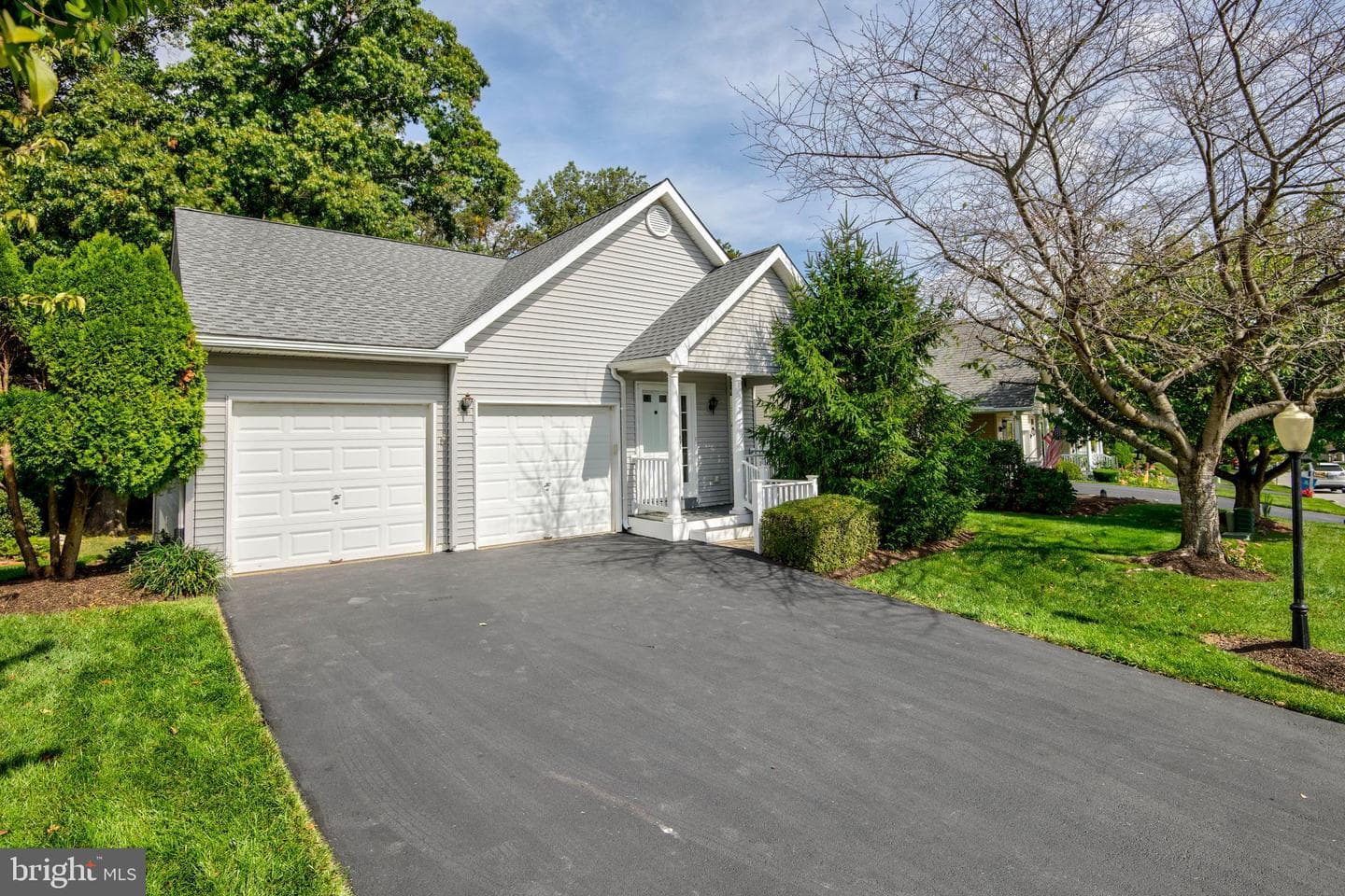 403 E Glenview Drive photo 1