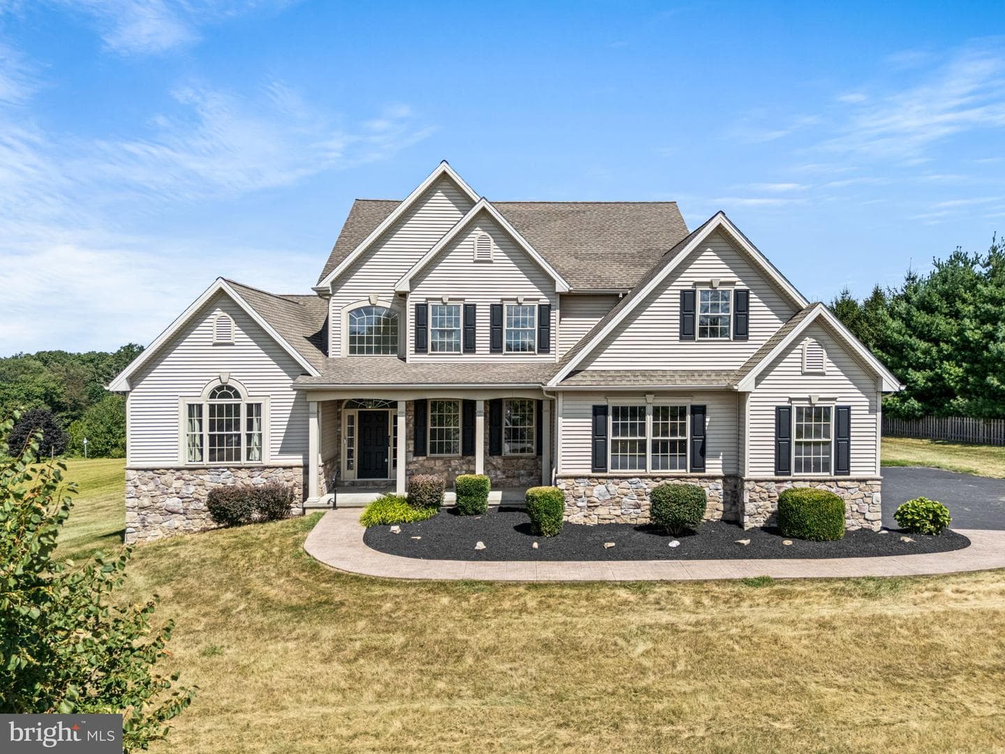 114 Jacobs Drive photo 1