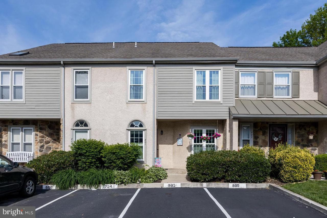 801 Winchester Court #801 photo 1
