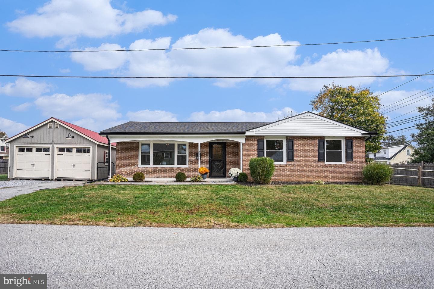 301 E Bridge Street photo 1