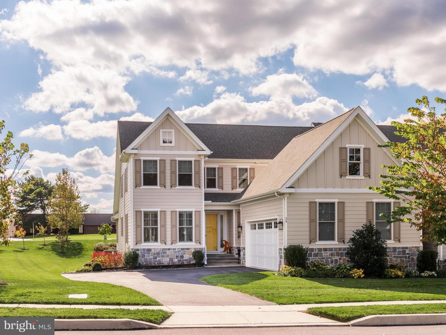 24 Radnor Lane photo 1