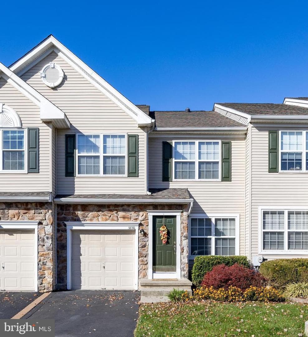 3830 Honey Locust Drive photo 1