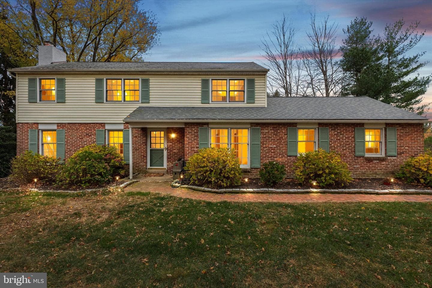 685 Hopewell Road photo 1