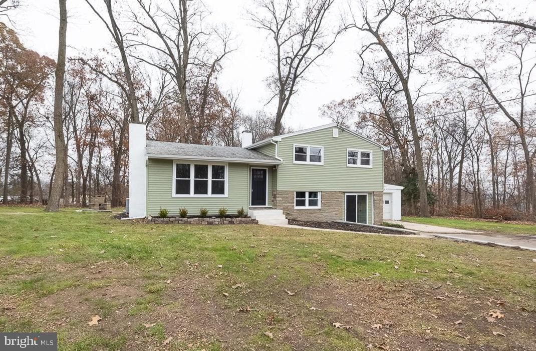 1050 Wayne Avenue photo 1