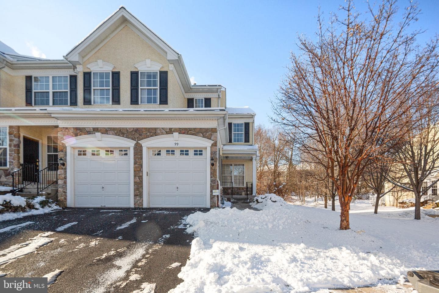99 Longview Lane photo 1