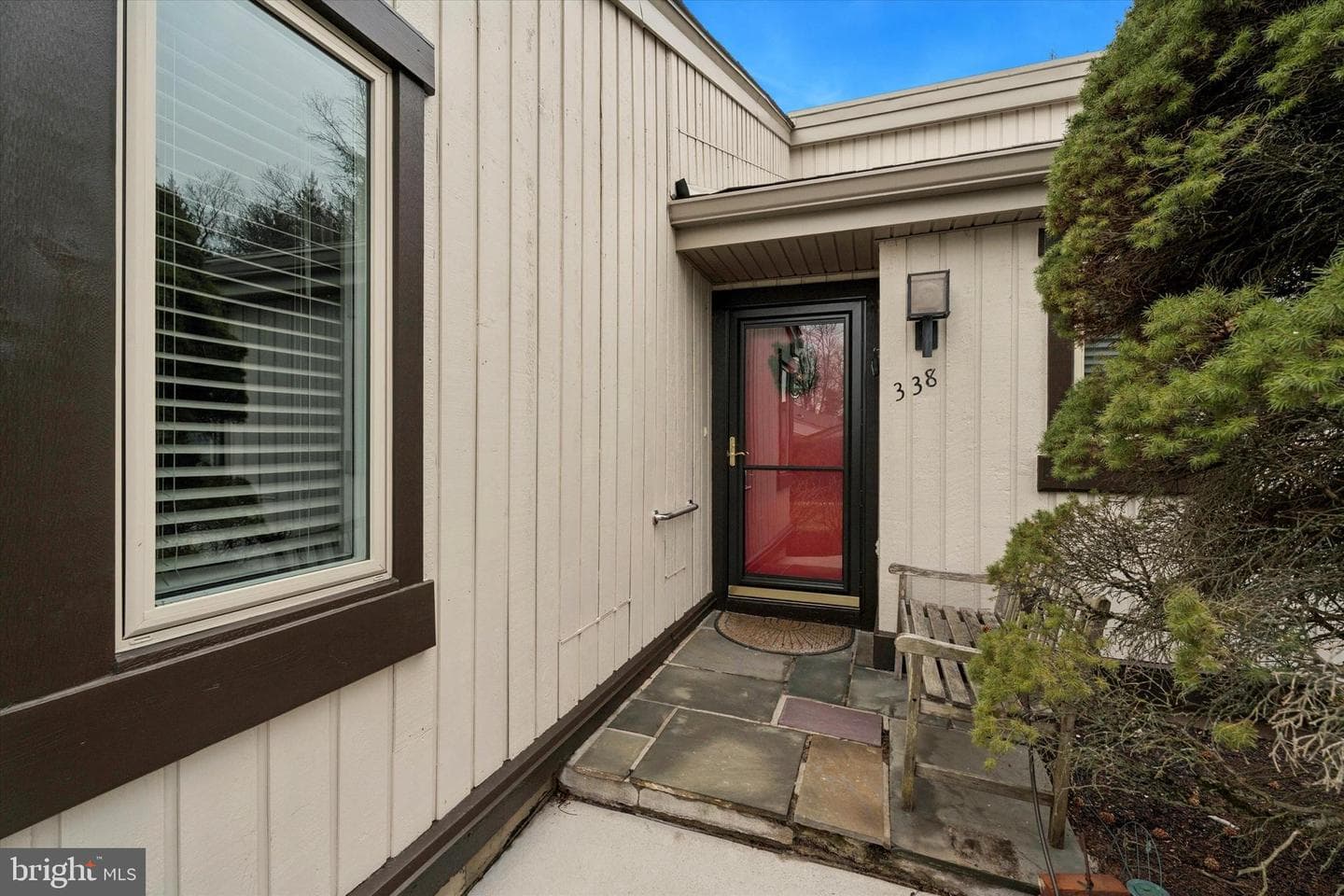 338 Devon Way photo 1