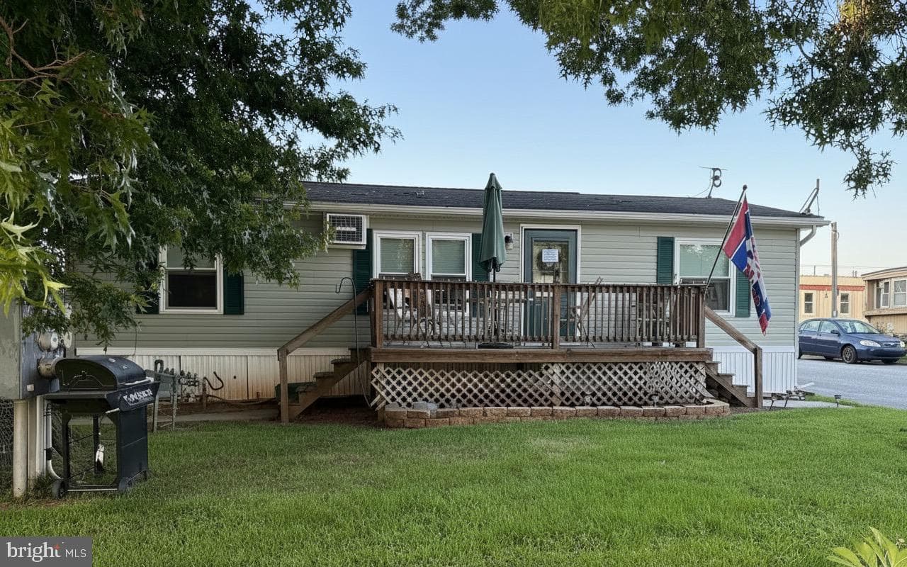 887 Aspen Avenue photo 1