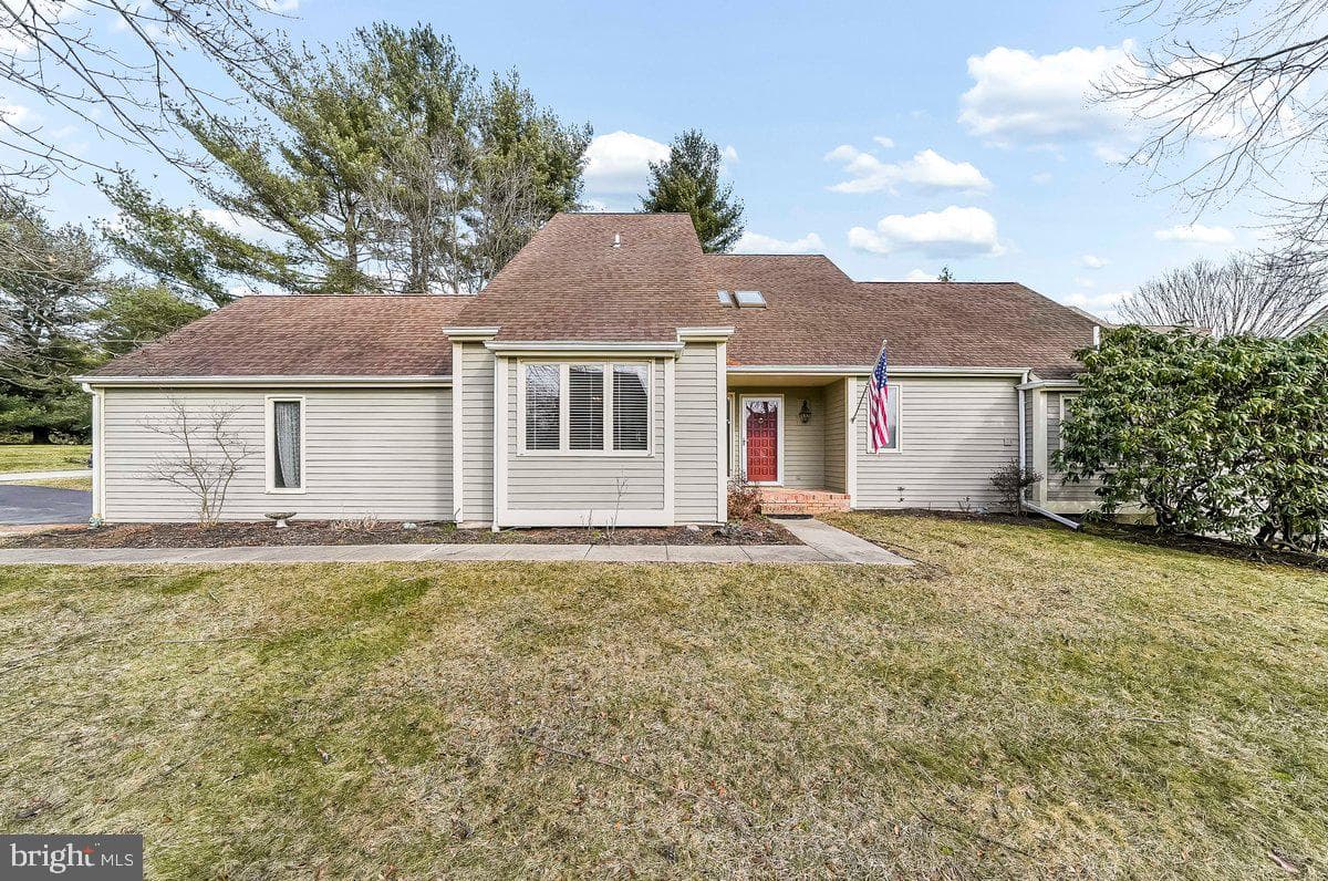 1112 Mews Lane