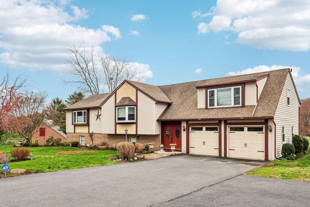 23 W Conestoga Road