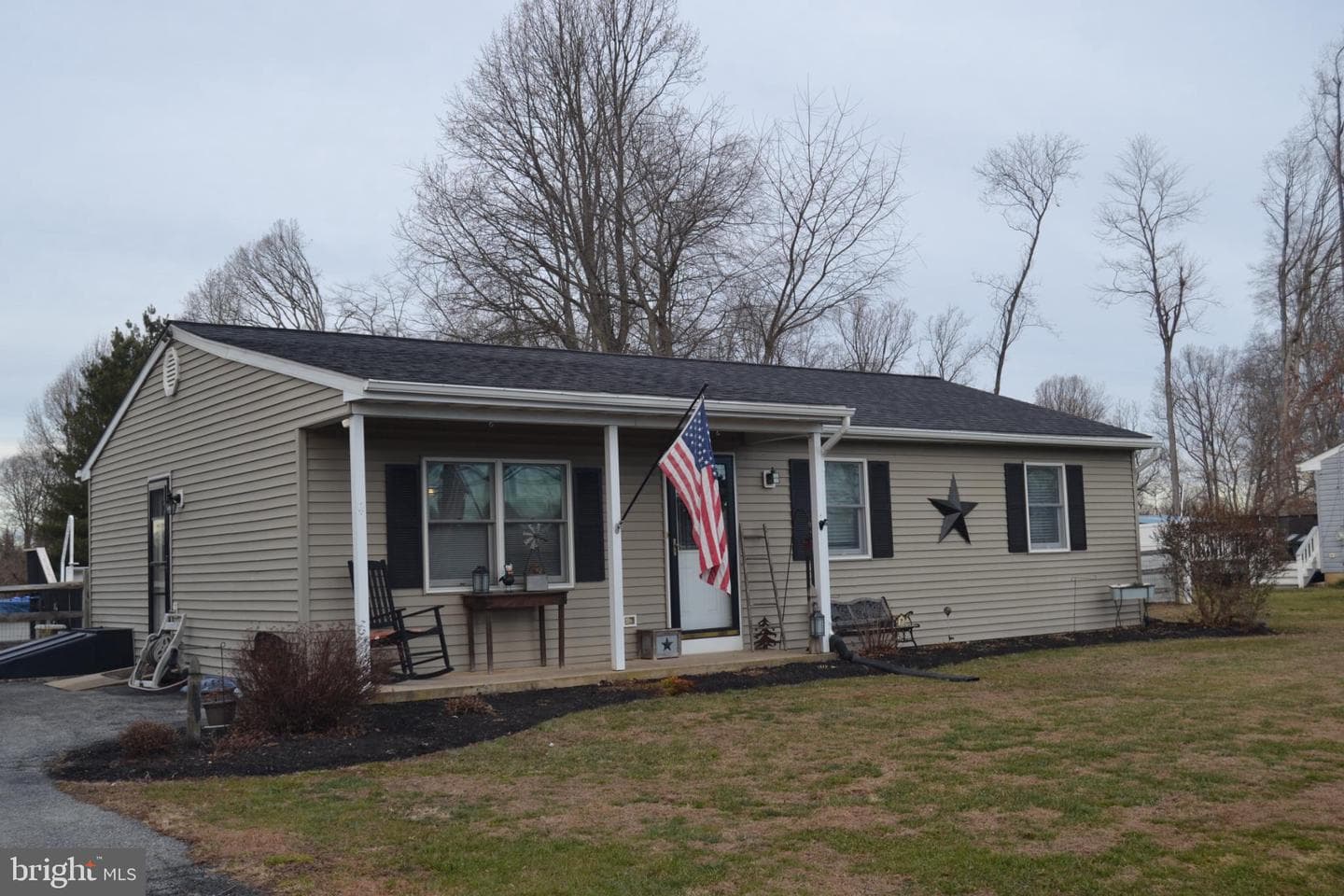 686 State Road photo 1