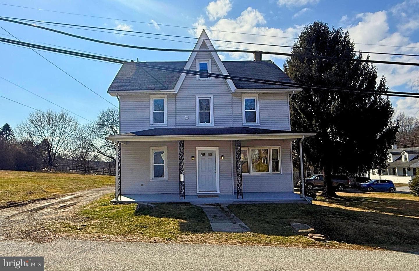 11 Newport Avenue photo 1