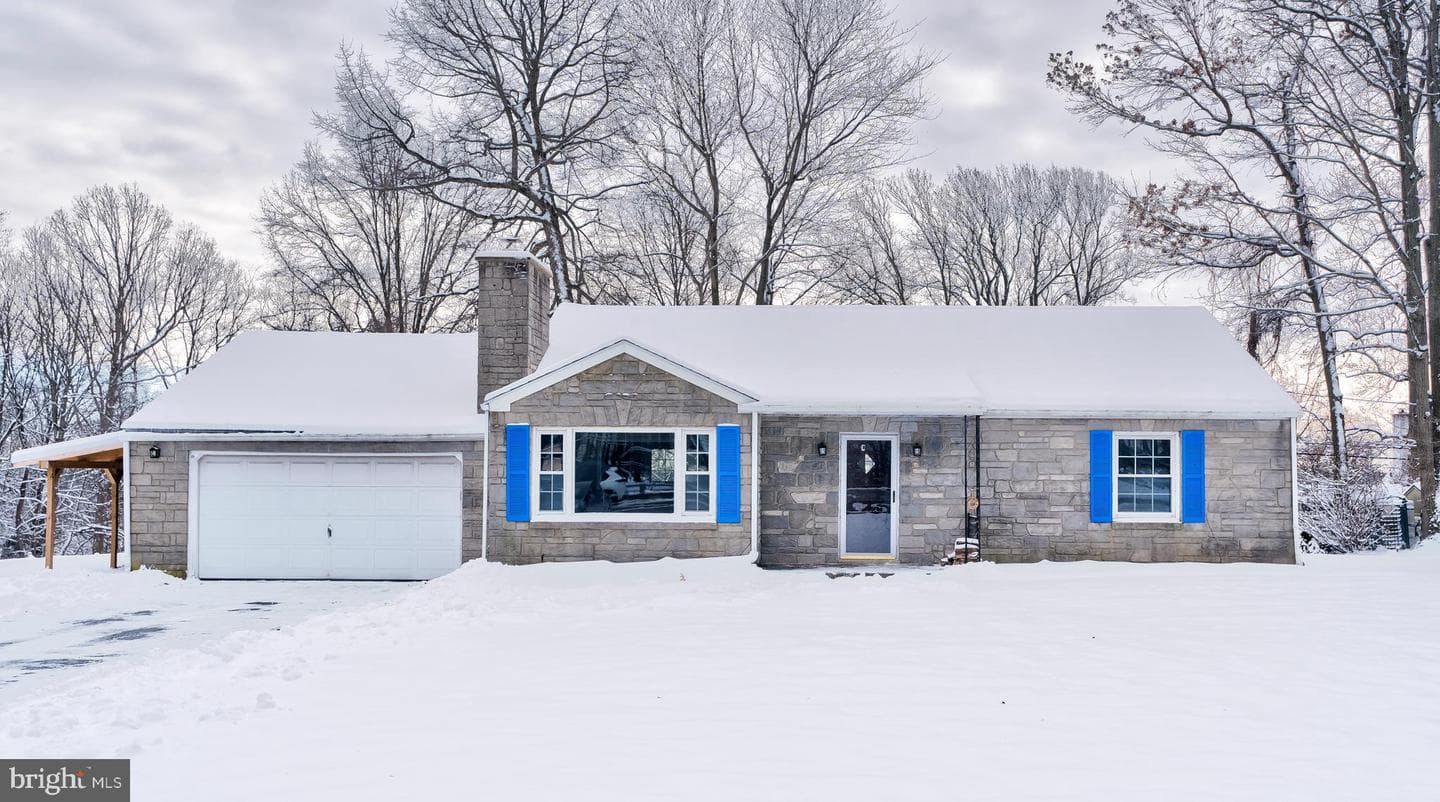 2428 E Kings Highway photo 1