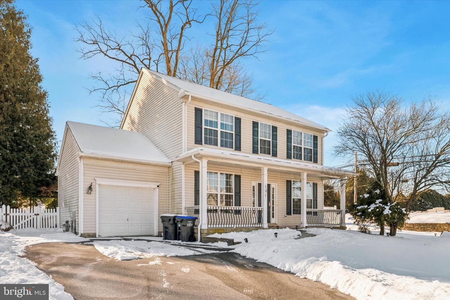 101 Newport Circle photo 1