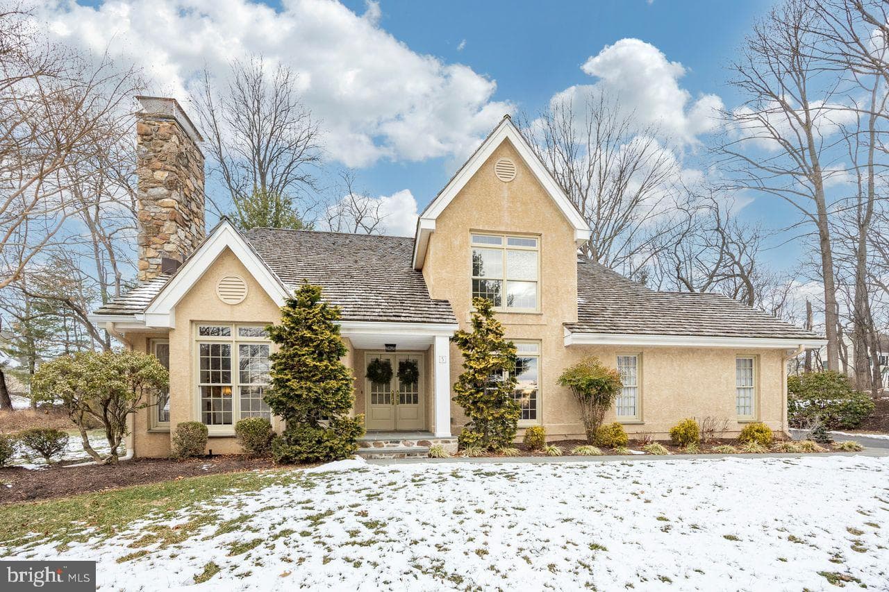 5 Woodford Lane photo 1
