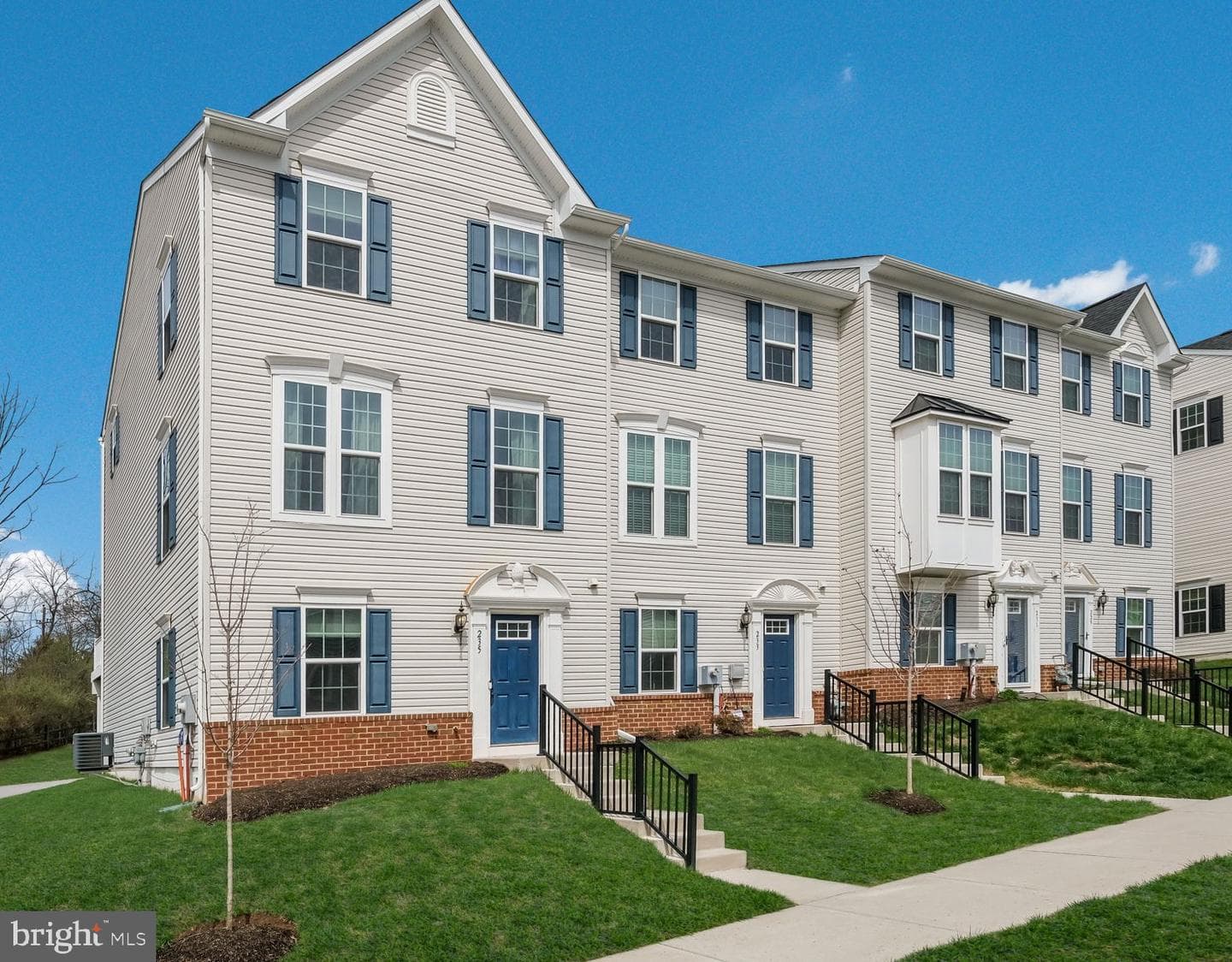 235 Ashburn Road photo 1