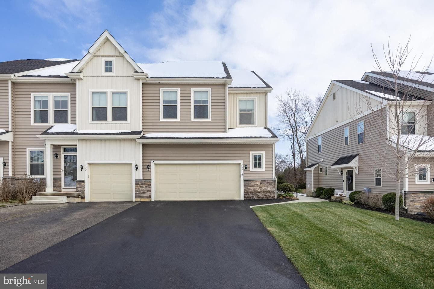 235 Kestrel Court photo 1