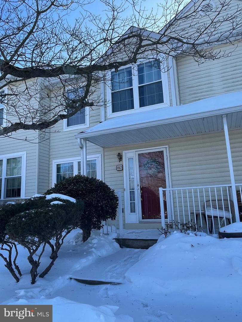 810 Amber Lane photo 1
