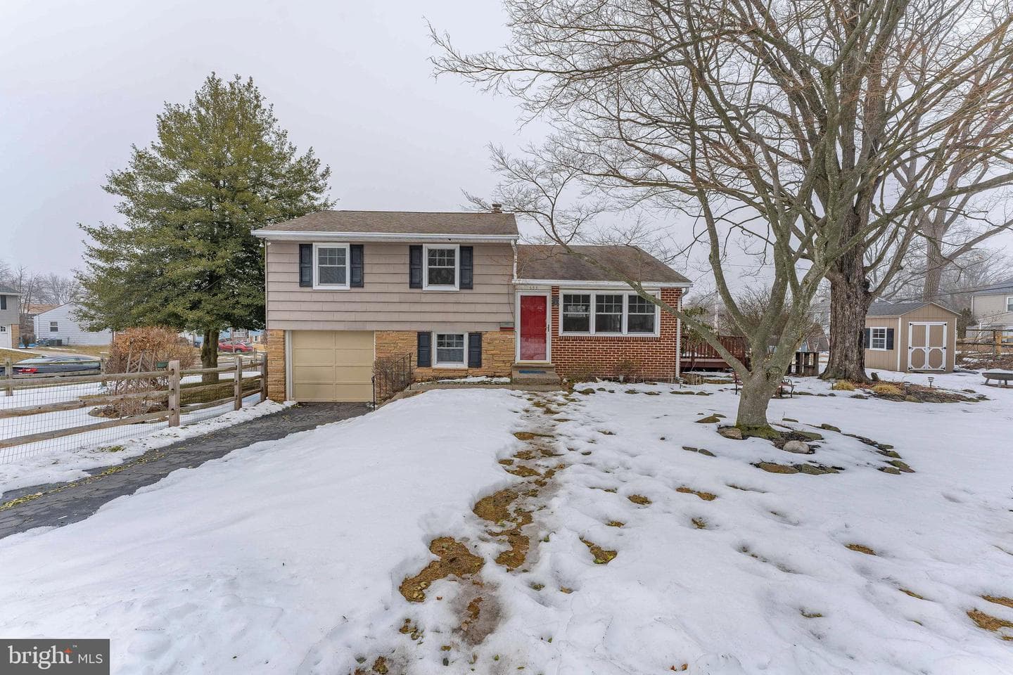 533 Columbia Avenue photo 1