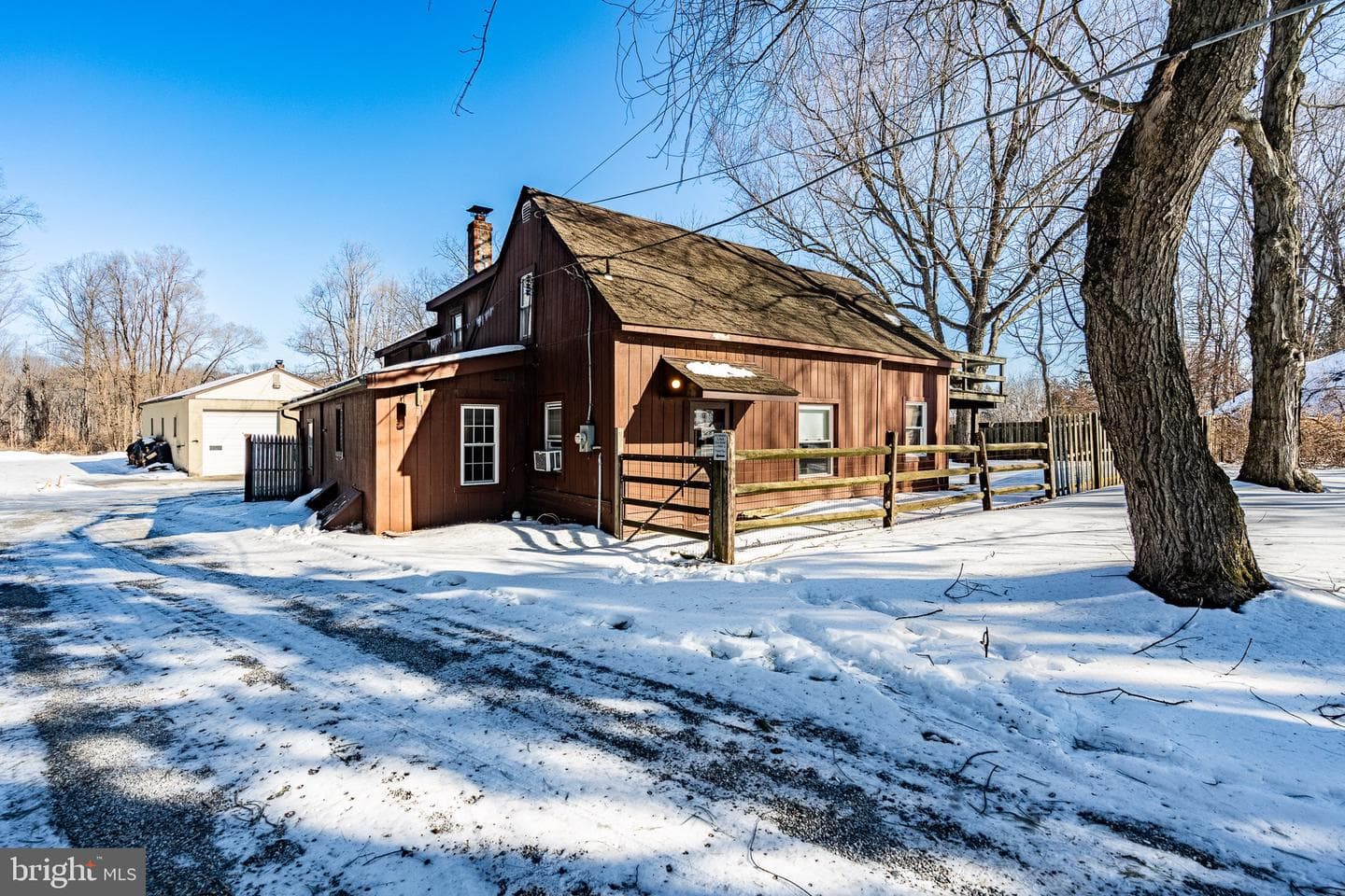 121 W Boot Road photo 1