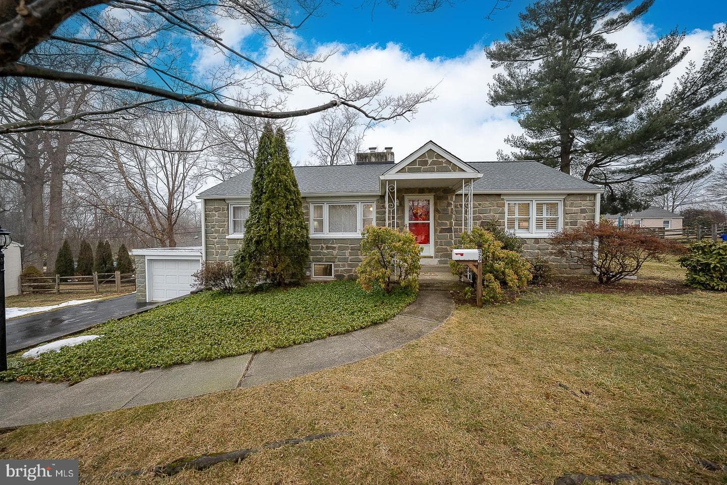 329 Saint James Road photo 1