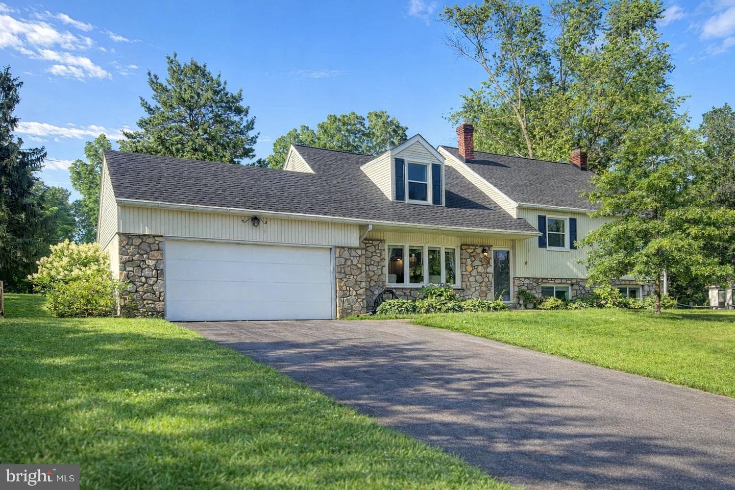 41 S Spring Lane photo 1