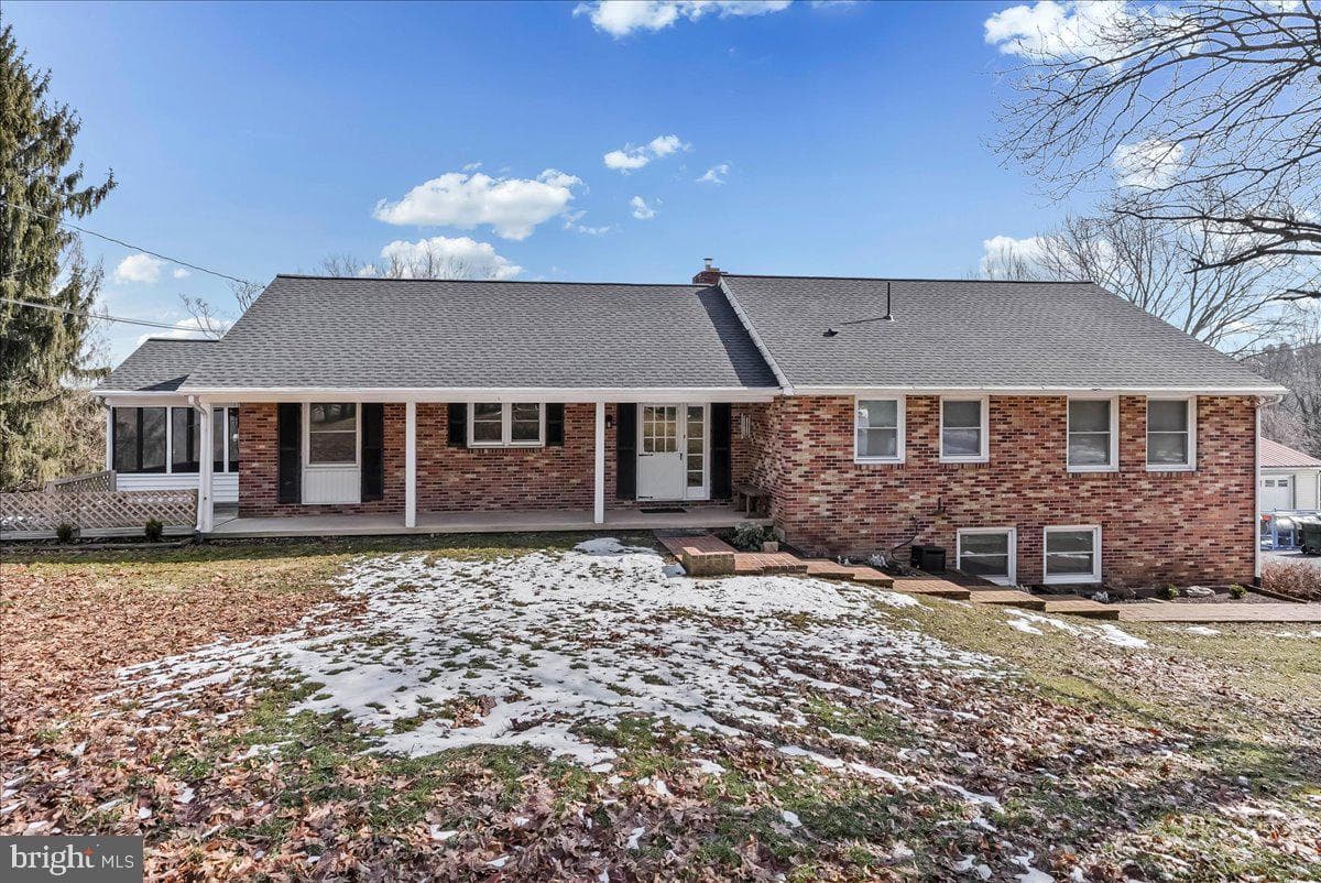 205 Northbank Road photo 1