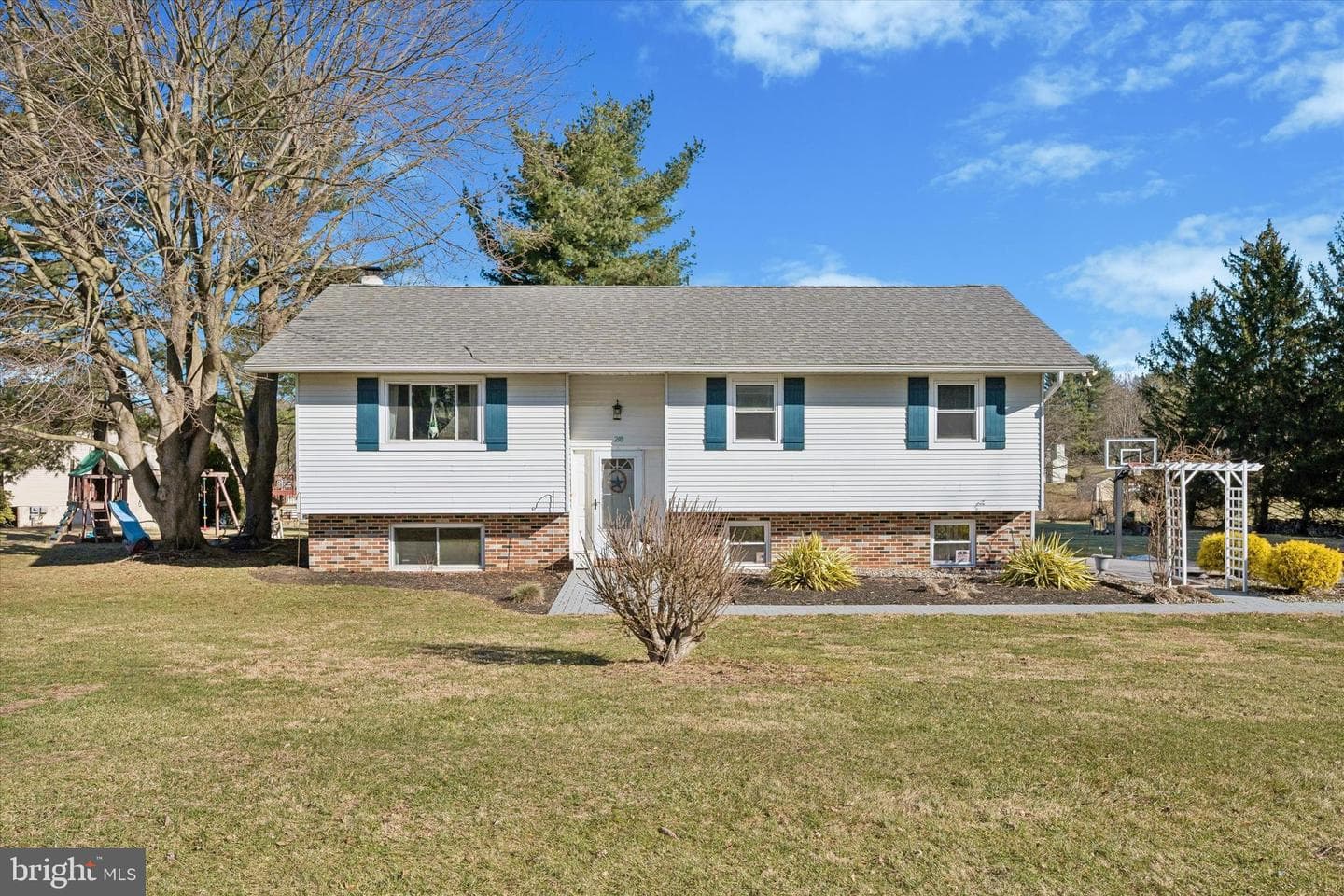 210 Valley Green Drive photo 1