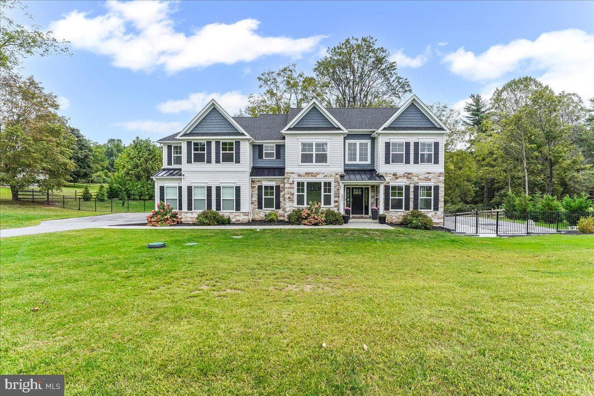 1051 Glen Hall Road photo 1