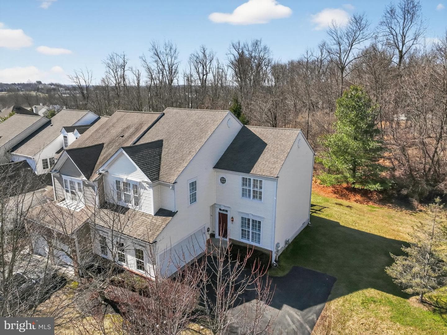 694 Churchill Road photo 1