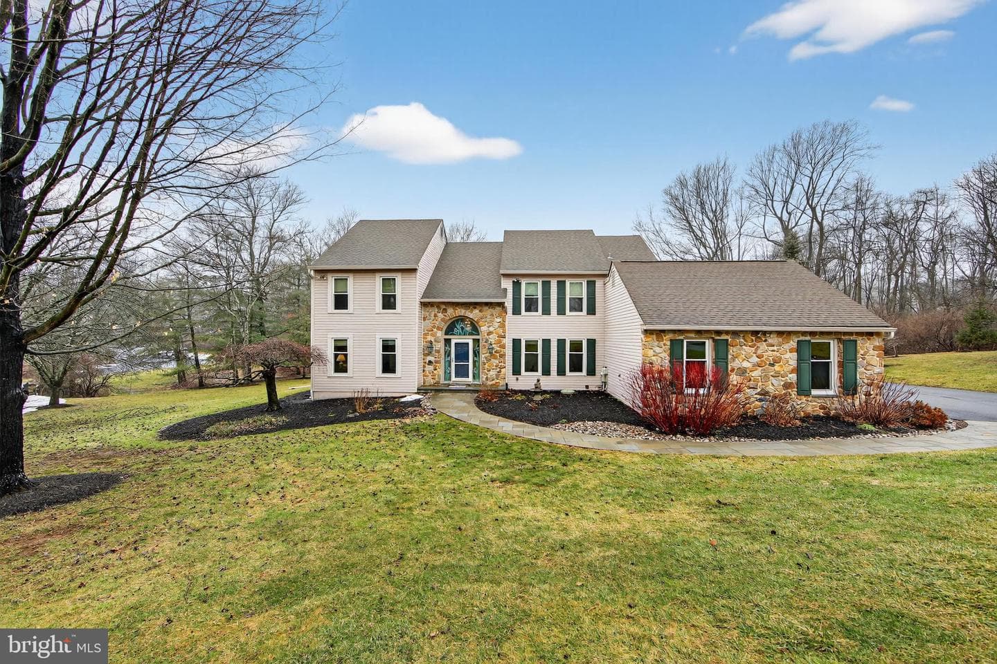 1533 Glenmont Lane photo 1